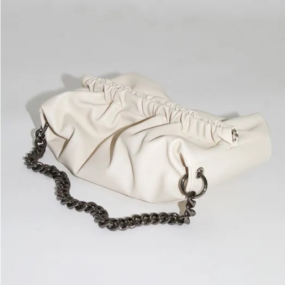 Samo Ondoh Bun bag White